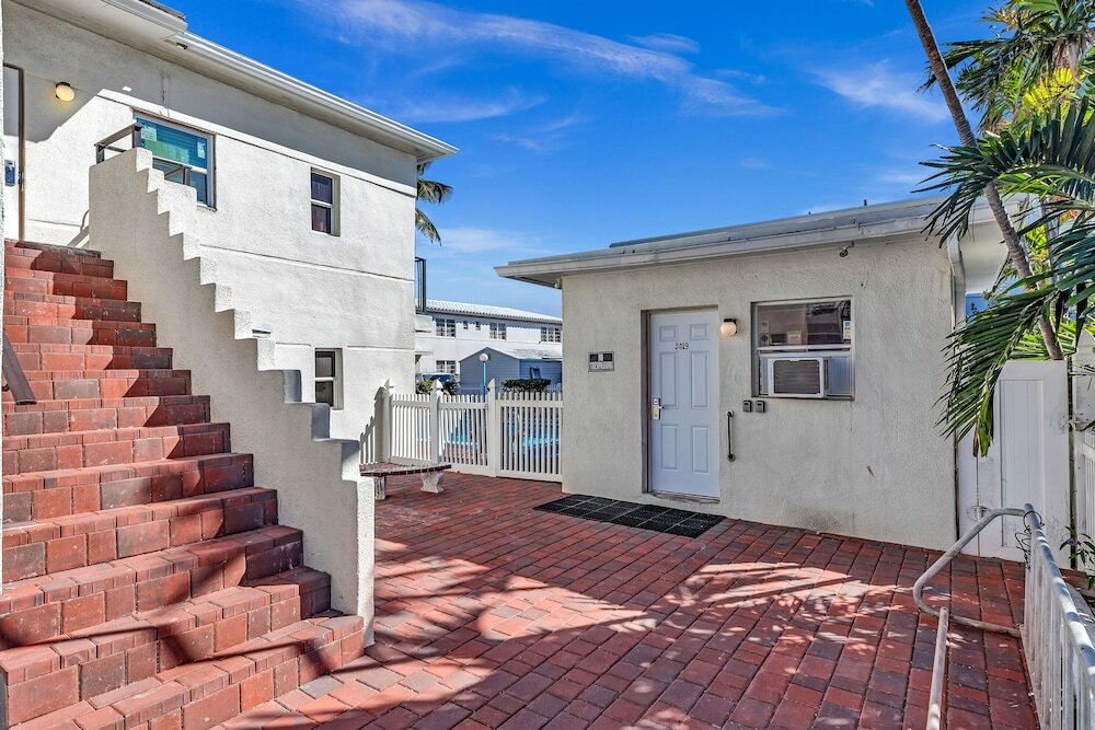 Фото Neptune Oceanfront Rentals