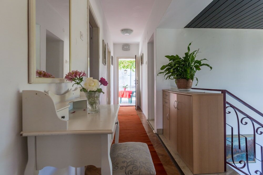 Фото Anamarija Apartments close to the beach