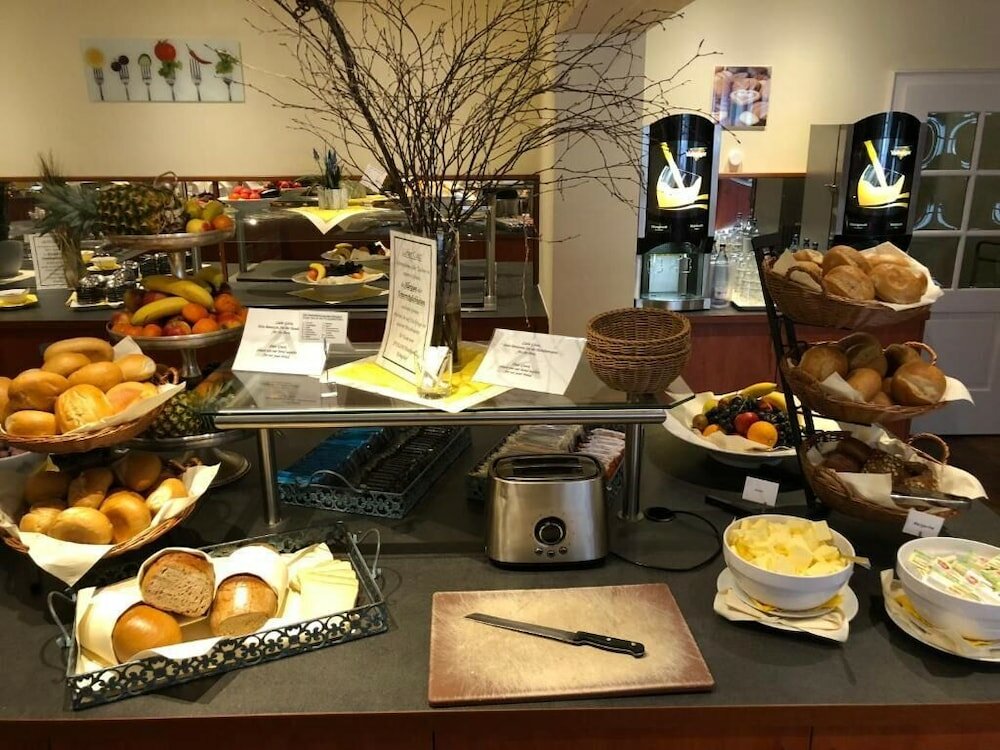 Фото Avalon Hotelpark Königshof