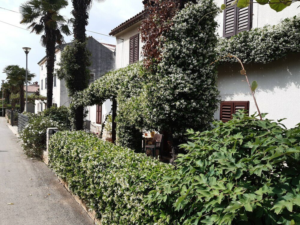 Фото Anamarija Apartments close to the beach