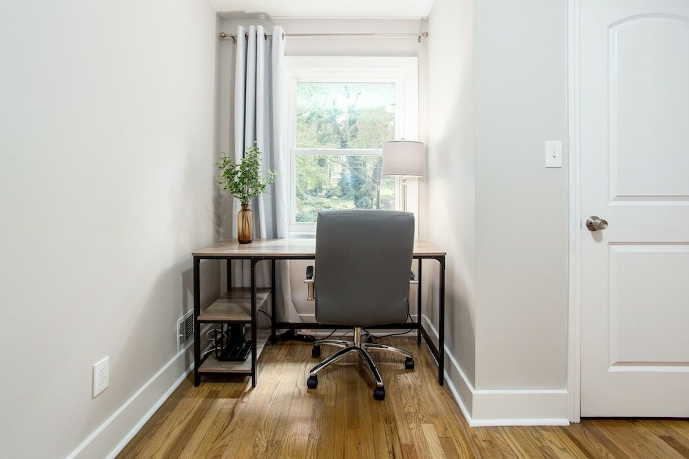 Фото The Gamer-4br Home-Near Everything Atl