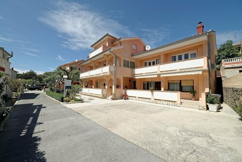 Гостиница Mar- 150 m From sea - A3 в Рабе