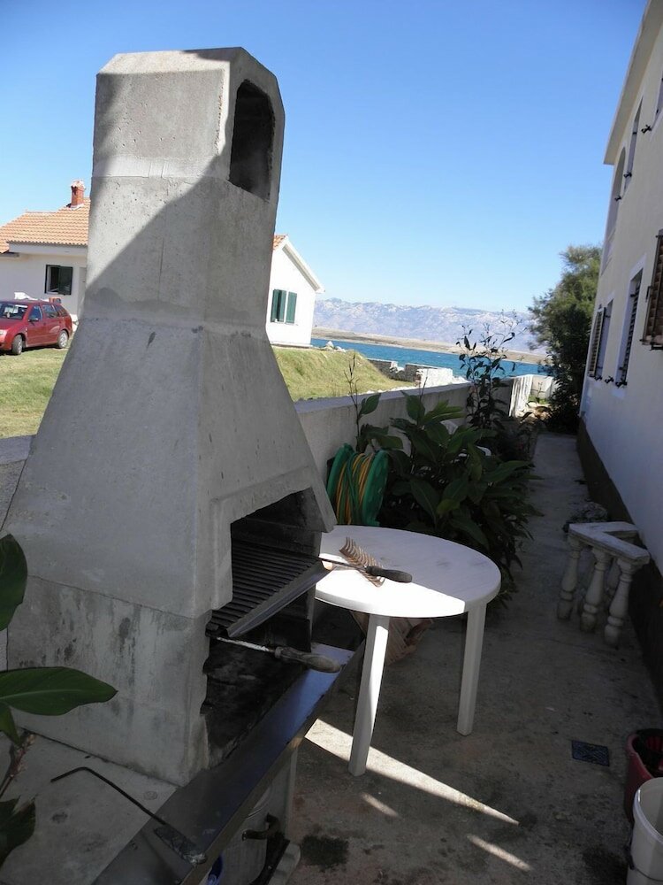 Фото Stjepan- 10 m From Beach - A3 1. kat Lijevo