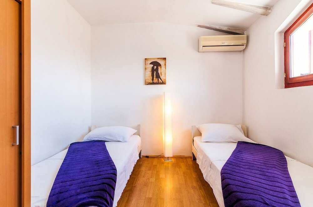 Фото Brane - Free Parking - A1 Barbara