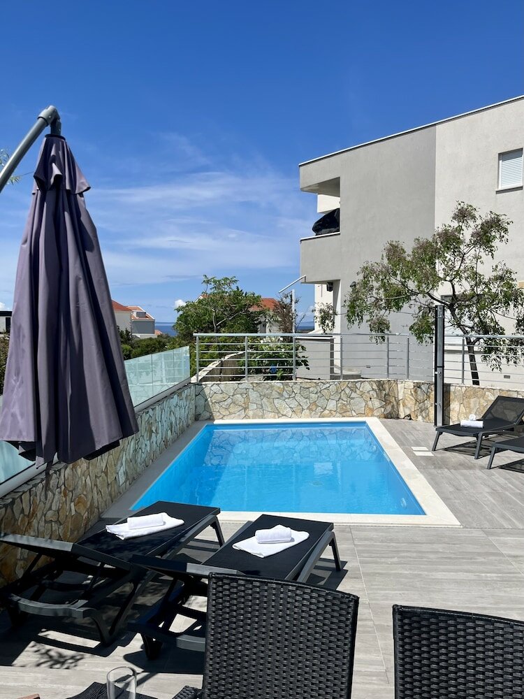 Фото Sunny apartment with a Private Pool