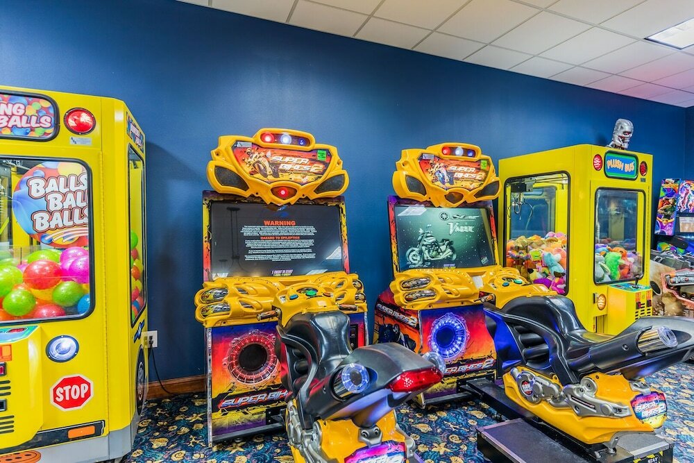 Фото Contemporary 4 Bed 3 Bath Town Home With Upgrades, Private Pool i Close to Disney, Shopping