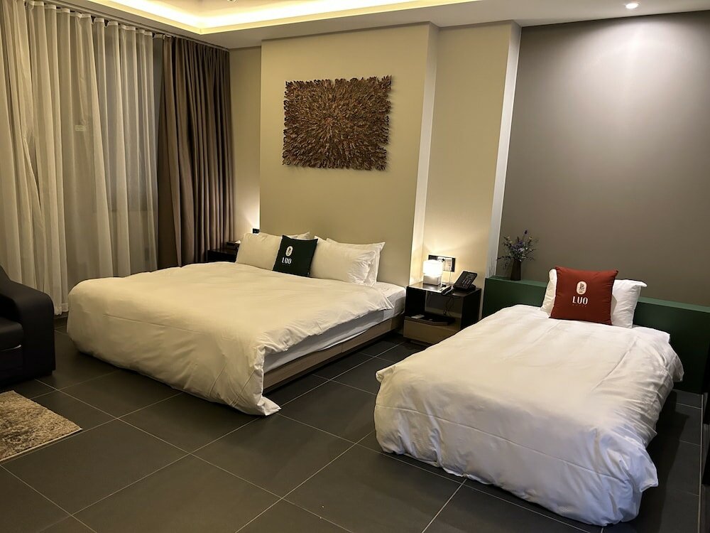 Фото Luo Hotel