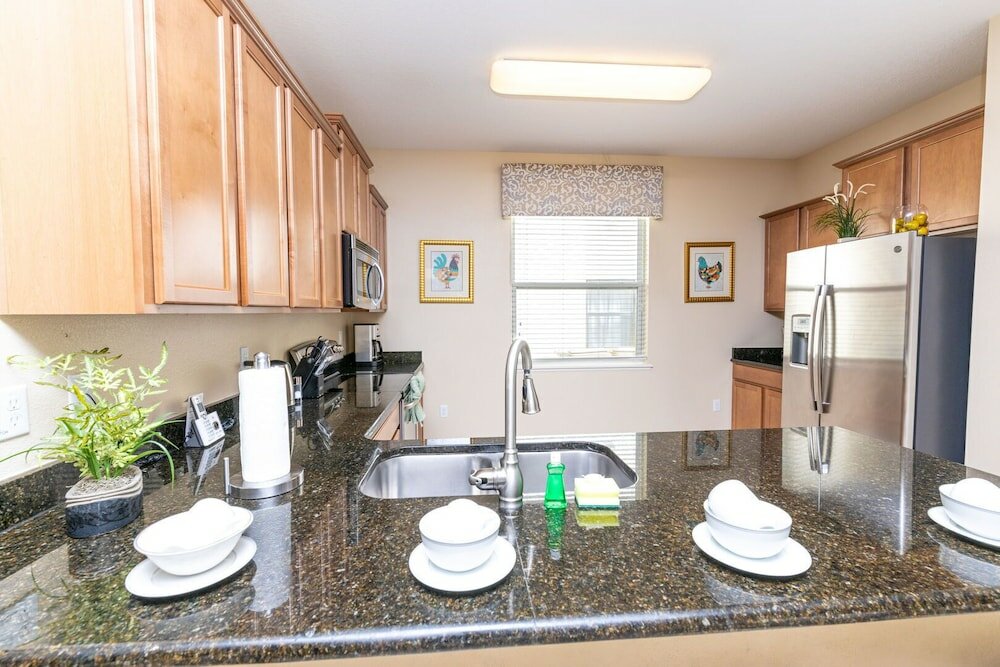 Фото Newly Remodeled 1 story - 5 Bed 5 Bath with Pvt Pool SPA And Game Room