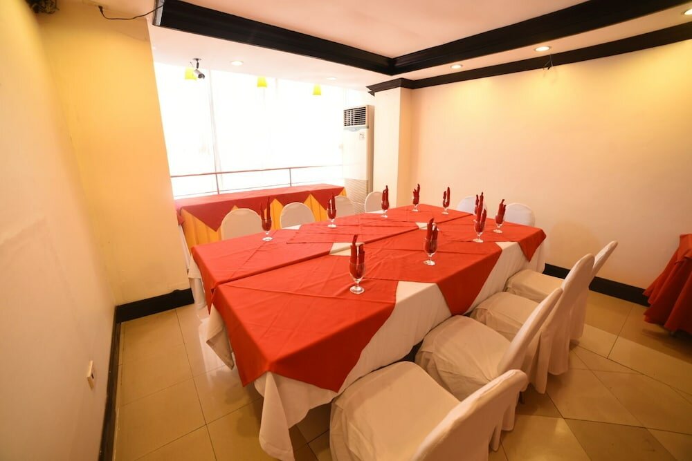 Фото Marcian Business Hotel