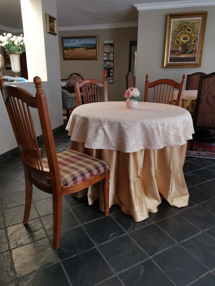 Фото Erasmus Manor Guest House