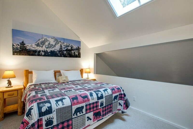 Гостиница Mt Baker Lodging Condo 06 - Sleeps 5