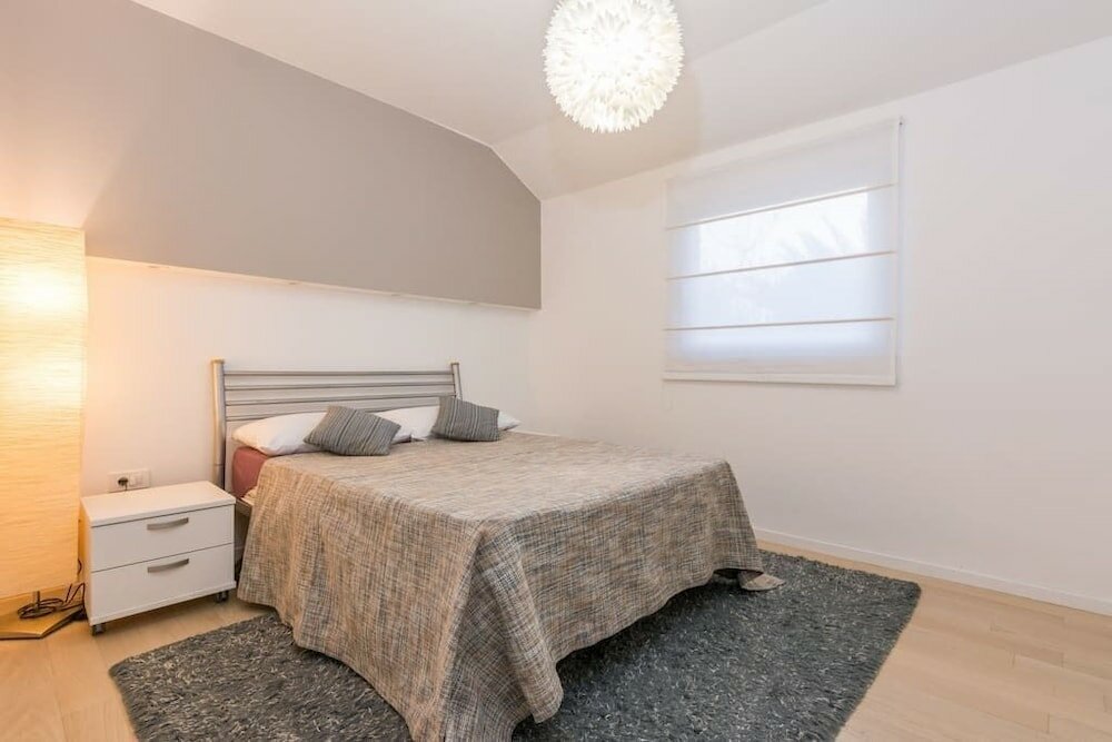 Фото Luxury Villa White Rose with the Pool