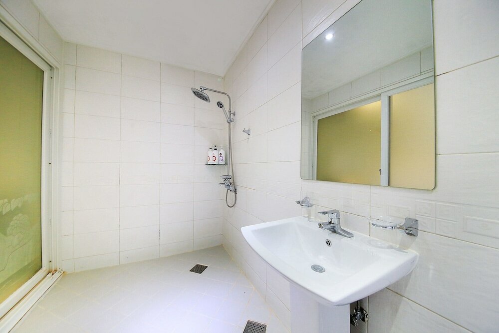 Фото Suwon Yeongtong Sg Hotel