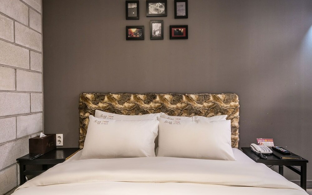 Фото Suwon City Hall Stn Soseol Smith Hotel