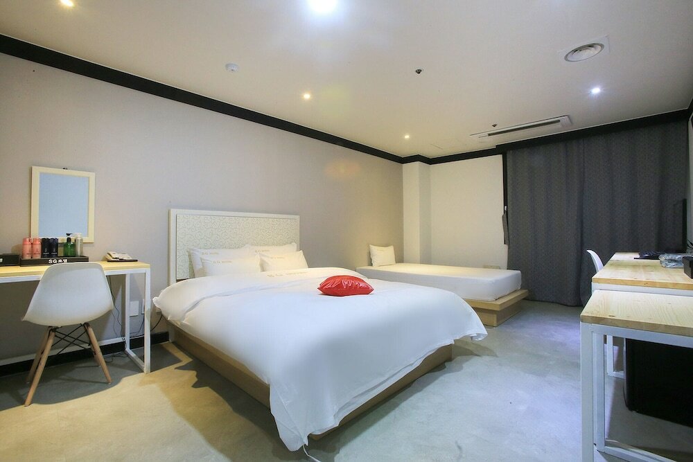 Фото Suwon Yeongtong Sg Hotel