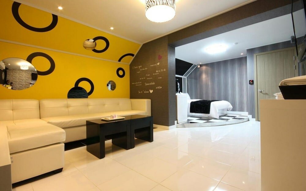 Фото Suwon Station 25h