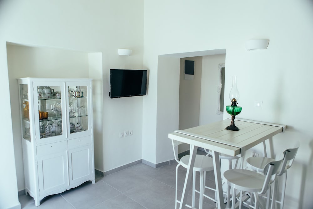 Фото Day One Fira Mansion