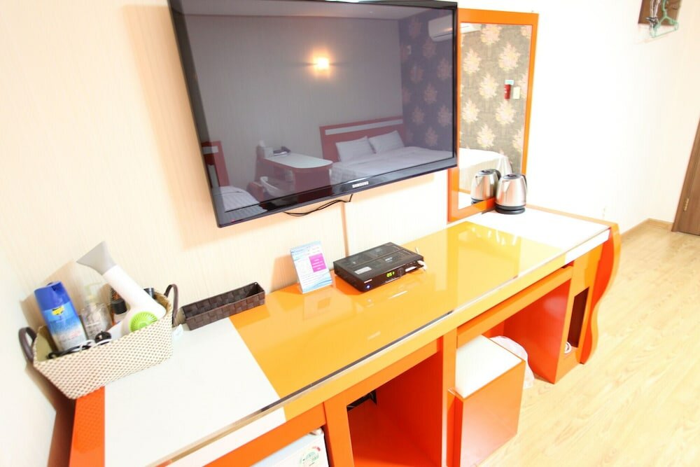 Фото Jeju Happy Hotel