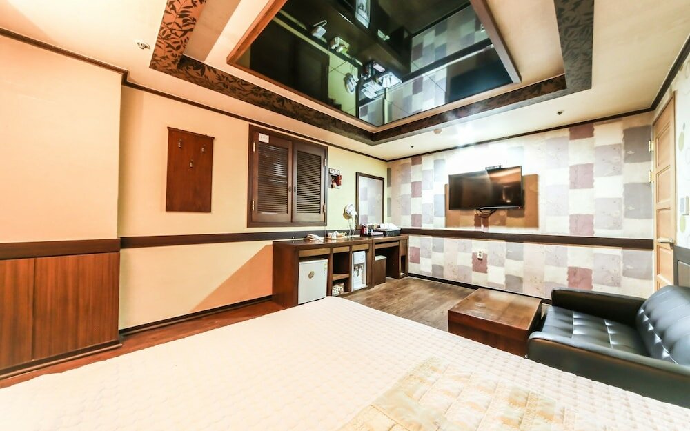 Фото Changwon Jinhae Yongwon Mu