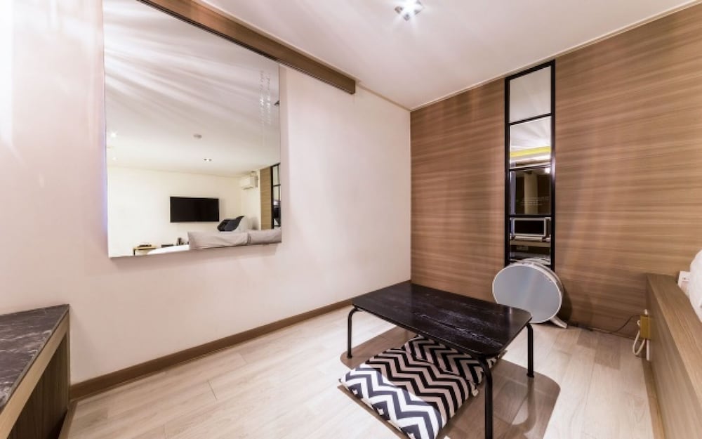 Фото Uiwang Hotel Bobos