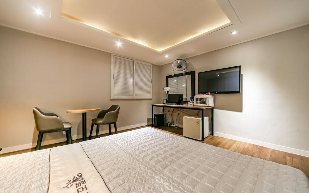 Фото Pohang Daedodong White