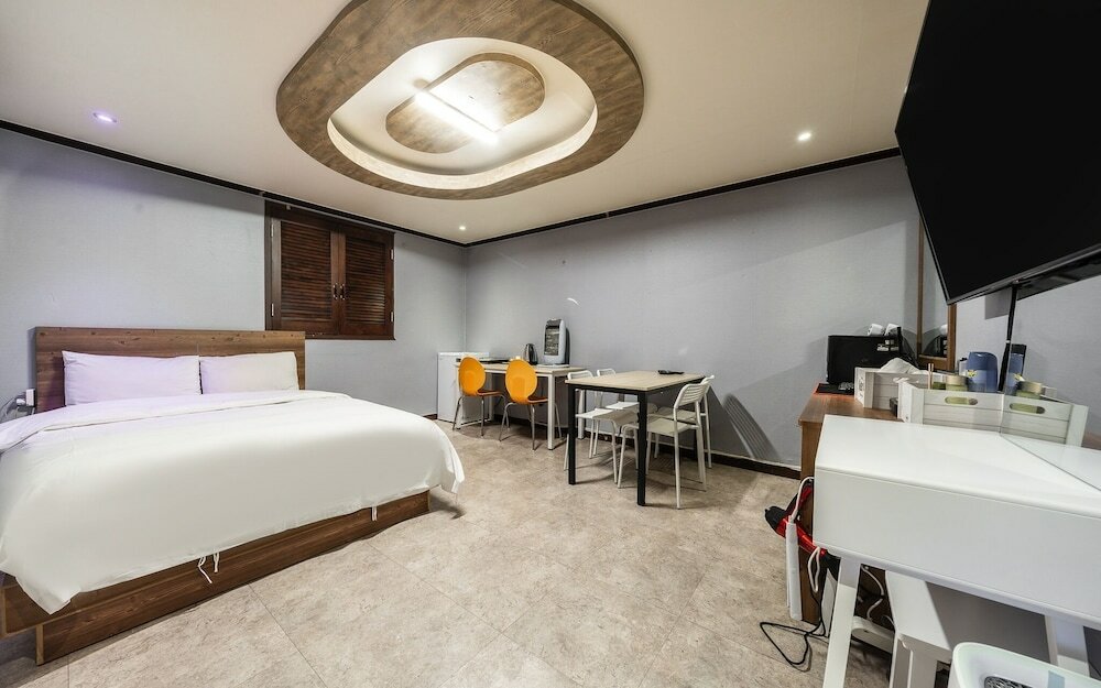 Фото Incheon Black Hole