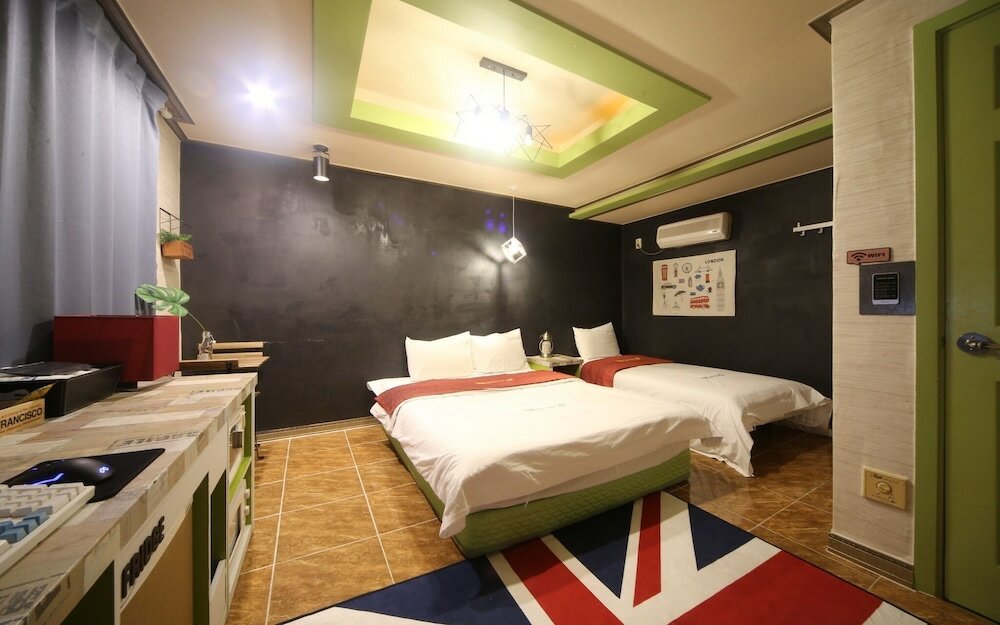 Фото отеля 1