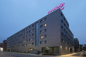 Гостиница Moxy Hamburg Altona