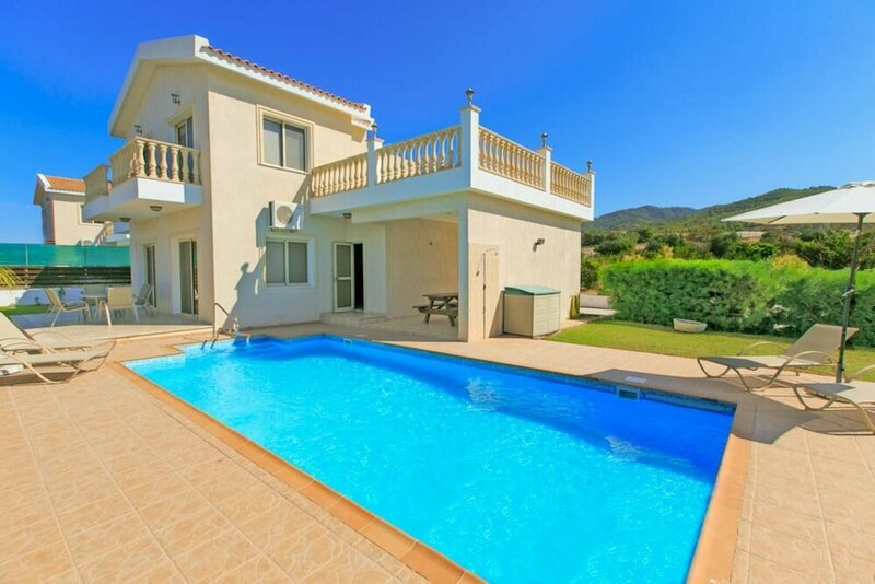 Гостиница Villa Rose Large Private Pool Walk to Beach Sea Views A C Wifi - 2184