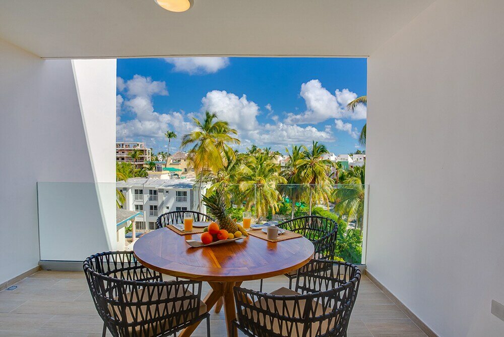 Фото Pool Garden Luxury Apt