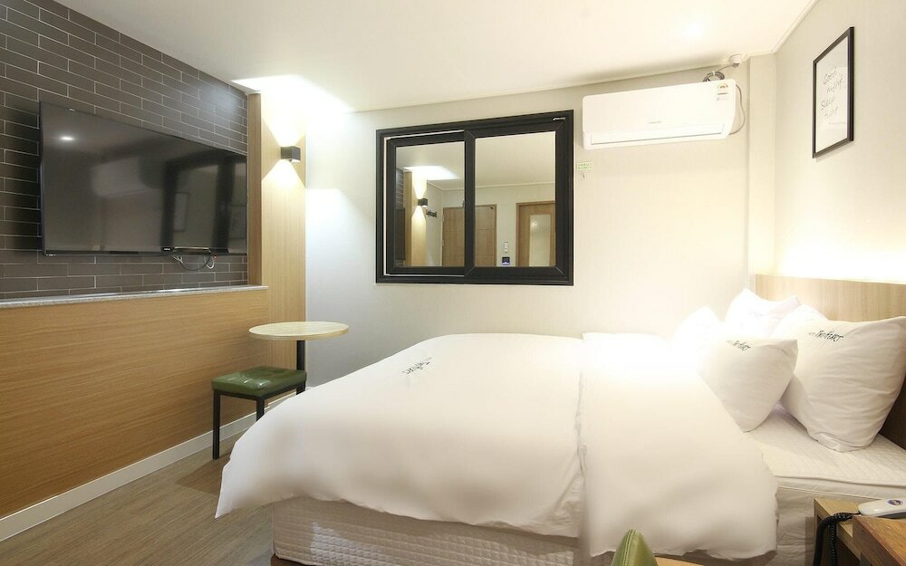 Фото Changwon Jinhae Hotel Two Heart