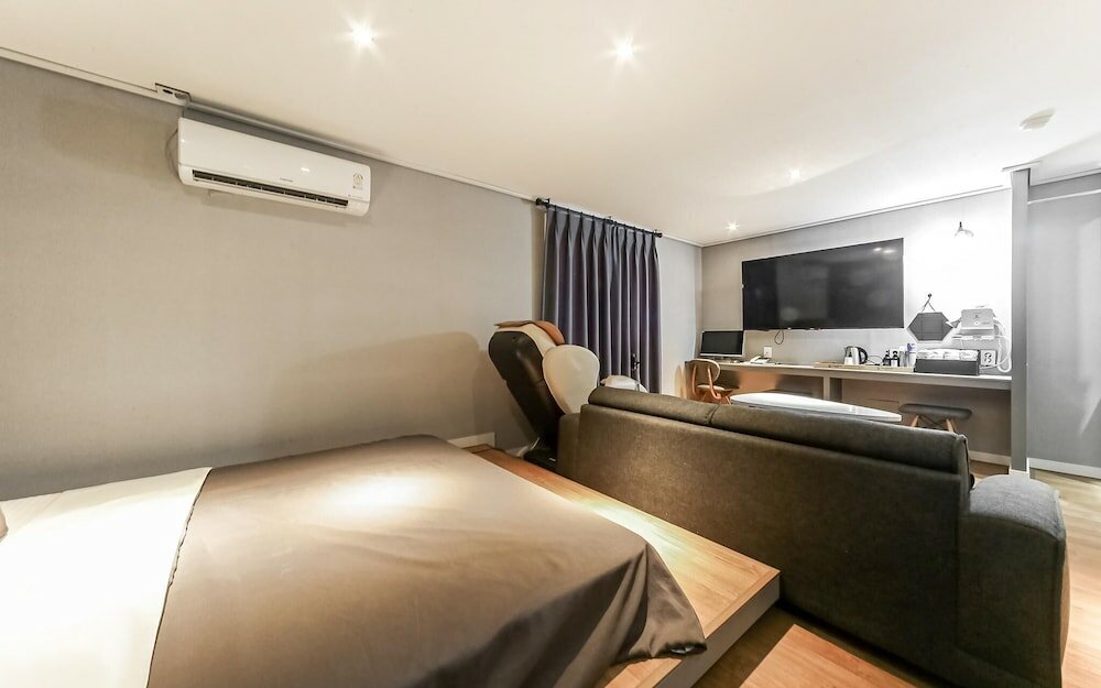 Фото Gimhae Eobangdong The Gentle Hotel