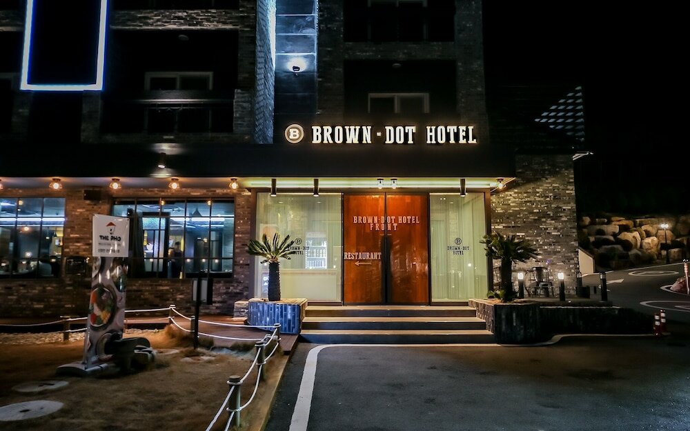 Фото Changwon Jinhae Yongwon Brown Dot Hotel