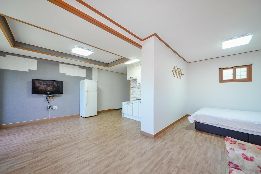 Фото Ganghwa Punggyung Gryujineon zip Pension