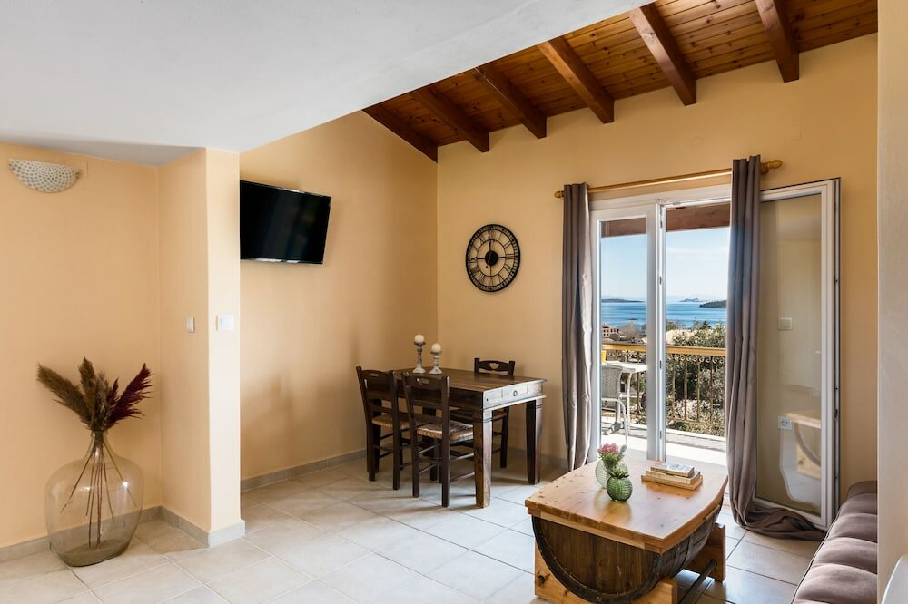 Фото Aloe Apartments by Konnect, 500m from Dassia Beach