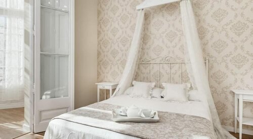 Hostal Lumine Suites by gaiarooms