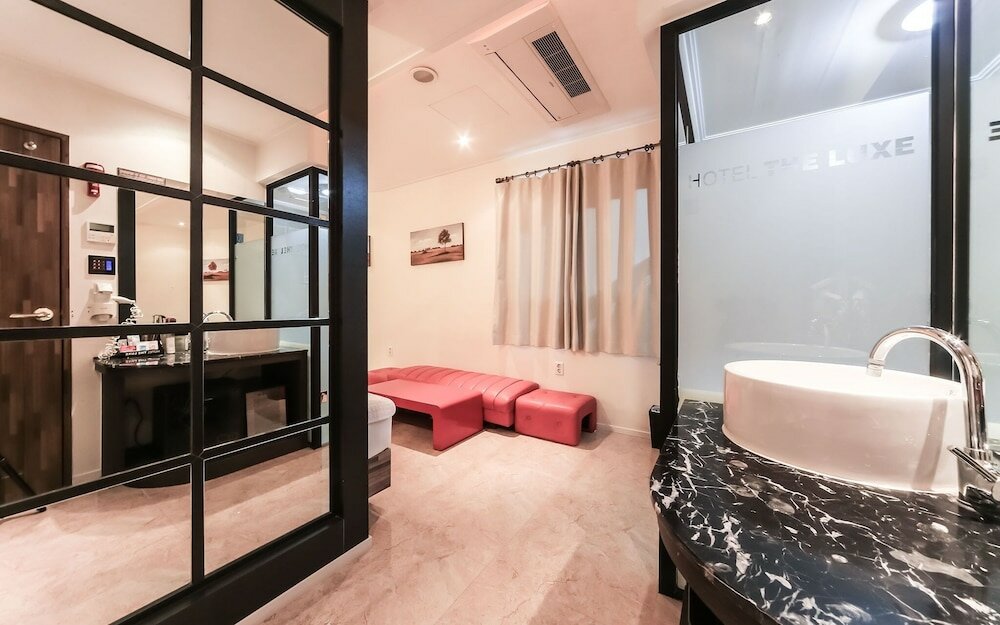 Фото The Lux Tourism Hotel Geoje