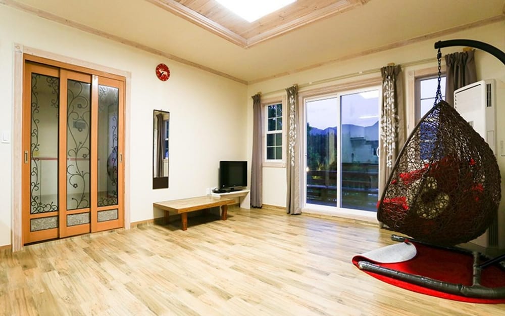 Фото Geochang Time Stay Pension