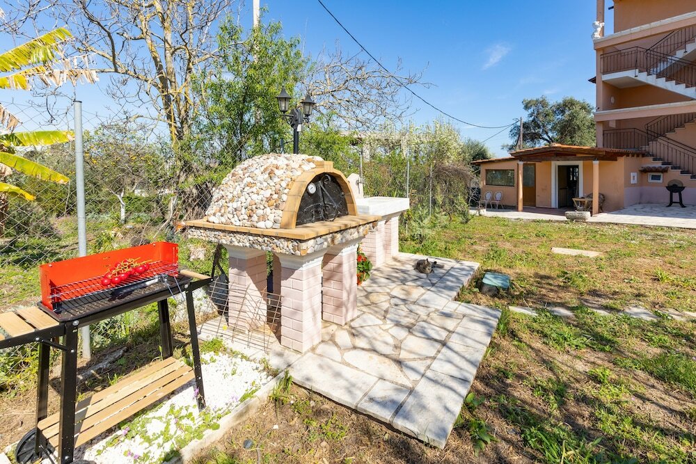 Фото Aloe Apartments by Konnect, 500m from Dassia Beach