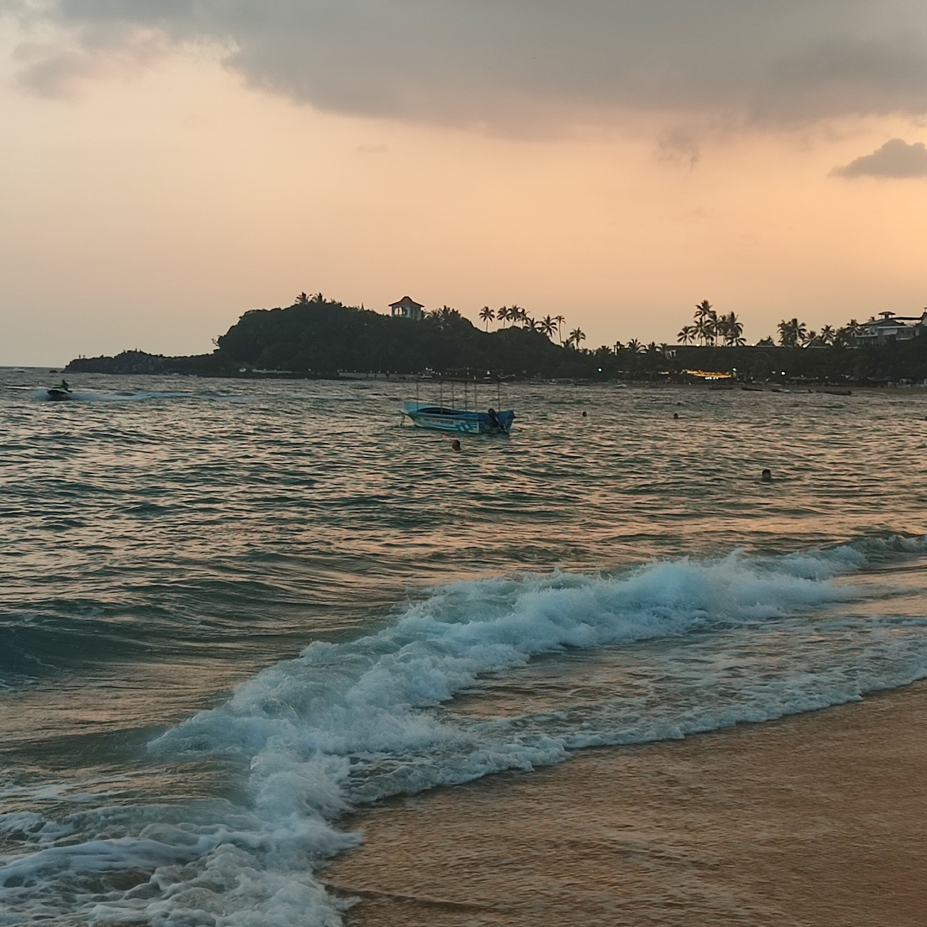 Фото Sea View Beach Unawatuna Hotel