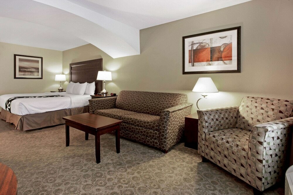 Фото La Quinta Inn & Suites by Wyndham Bismarck