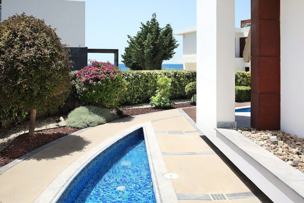 Фото Paradise Cove Beach Villas