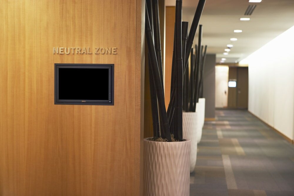 Фото Le Germain Hotel Maple Leaf Square