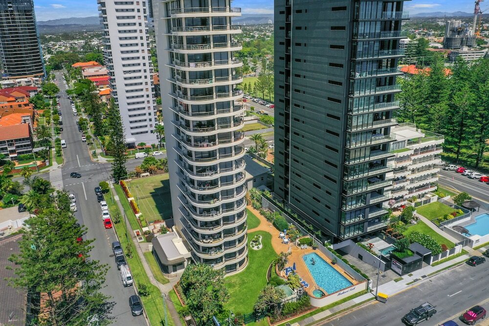 Фото Boulevard North Holiday Apartments