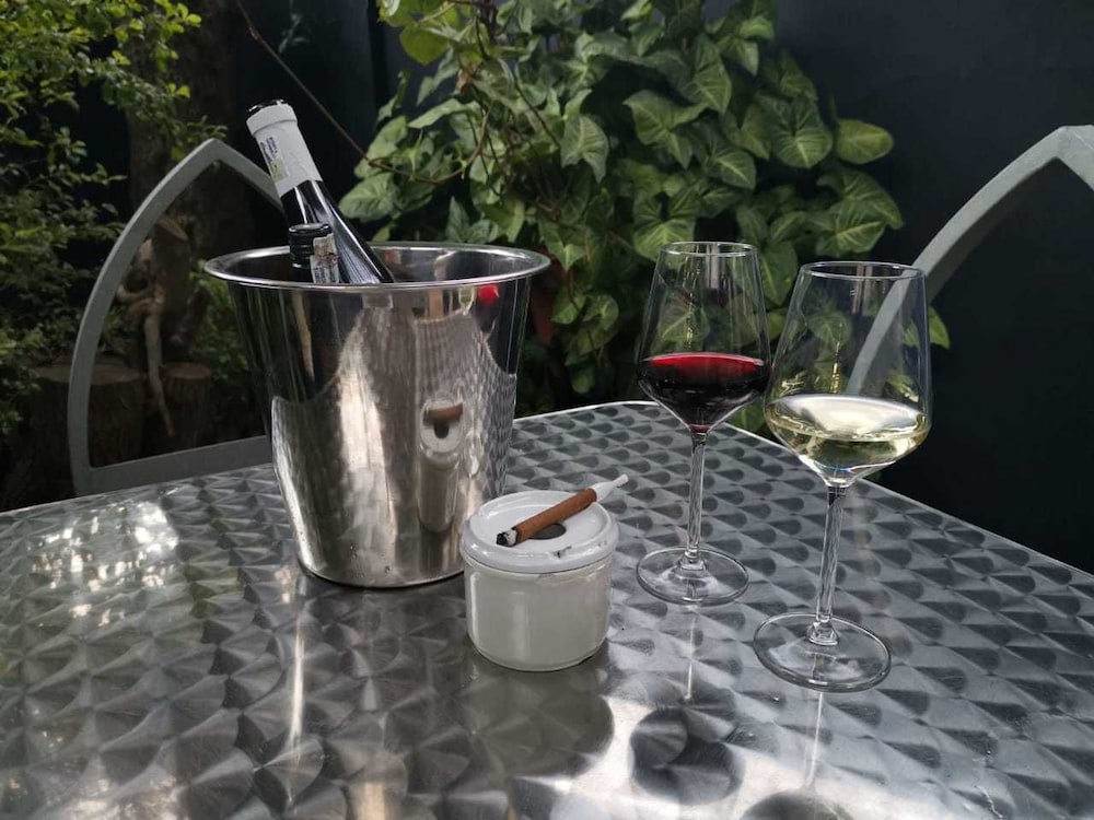 Фото Cactus House Gay Male Guesthouse - Adults Only