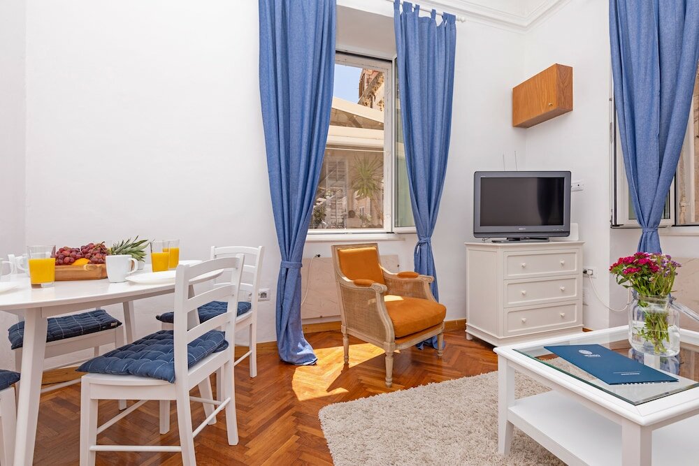 Фото City Buzz Apartment by Irundo