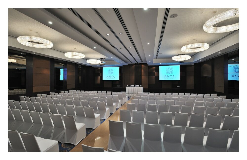 Фото Anya Gurgaon Hotel