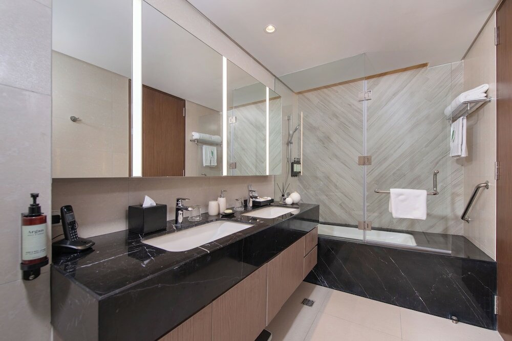 Фото Somerset Central Salcedo Makati