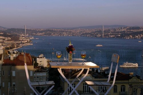 Гостиница Urban Suites Istanbul в Бейоглу