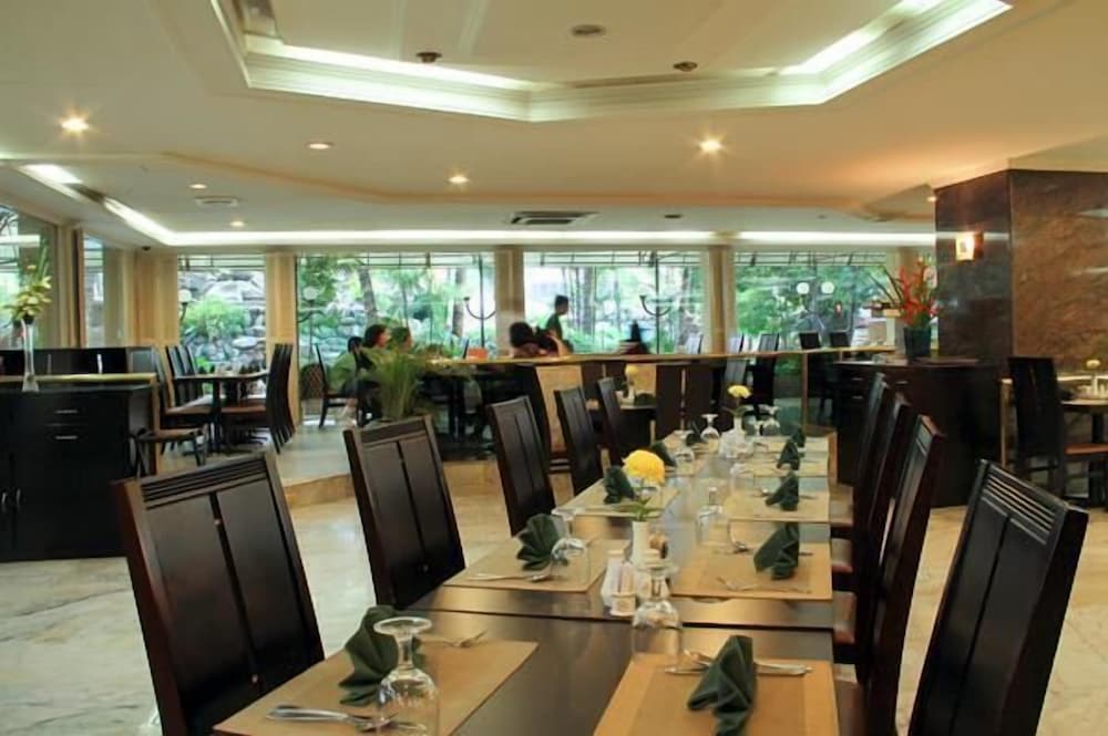 Фото Hotel Danau Toba International